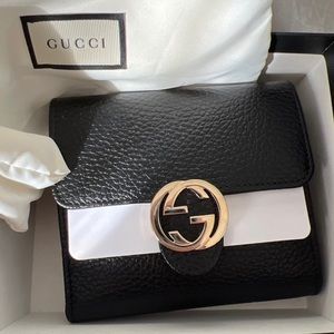 Interlocking bifold gucci wallet in black leather